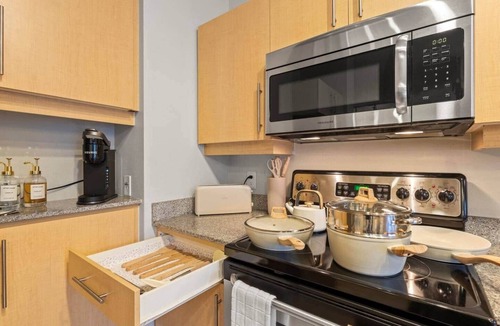 Oak Lawn House | UrbanNest | 2BR Prime Location | 8 mins to AAC