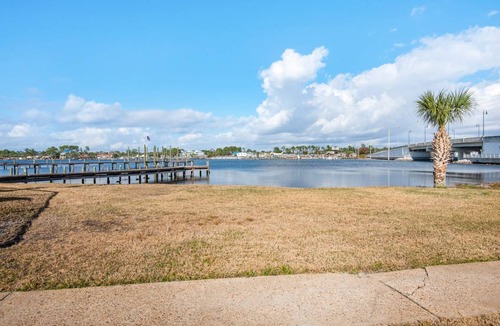Lower Grand Lagoon Condo | 61 m² Condo ∙ 1 bedroom ∙ 4 guests