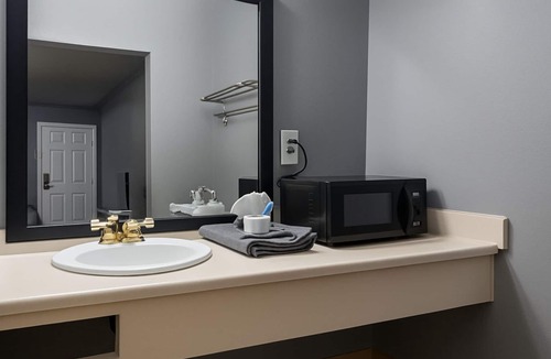 Jackson Apartment | V108 Gated 2 Double Beds Hotel Room