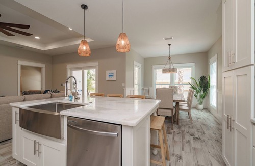 Panama City Beach House | ✌️Vacay Vibes Beach Retreat! 👙 5 Minutes to the sand in Panama City Beach!🌴
