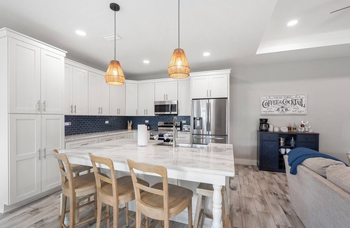 Panama City Beach House | ✌️Vacay Vibes Beach Retreat! 👙 5 Minutes to the sand in Panama City Beach!🌴
