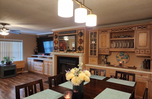 Valparaiso House | Valparaiso Oasis HotTub, Near Destin Beaches & Outdoor Fun. Great for Families.