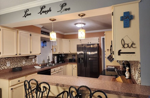 Valparaiso House | Valparaiso Oasis HotTub, Near Destin Beaches & Outdoor Fun. Great for Families.