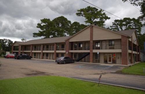 Blanks Hotel | Value Inn - Livonia