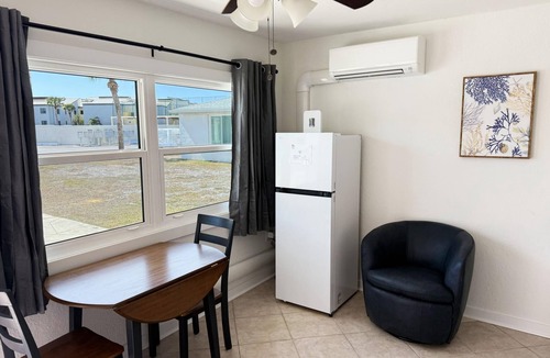 Golden Beach Apartment | Venice Villas Combo – Sleeps 5 | Poolside