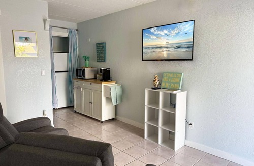 Golden Beach Apartment | Venice Villas Studio – Ground Poolside Retreat
