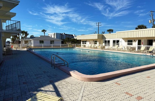 Golden Beach Apartment | Venice Villas Studio – Steps to Beach & Pool
