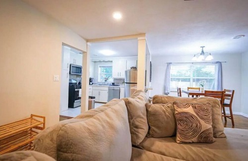 Milton House | Very Clean, Spacious, & Quiet Home Near Beaches