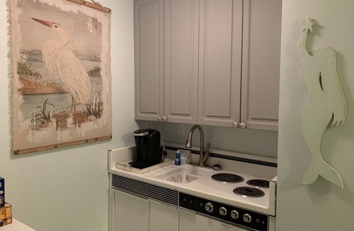 Panama City Beach Apartment | Very comfortable Studio Efficiency Condo on the Beach