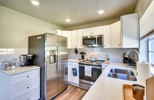 DeLand Cottage | Vibrant Deland House Near Stetson University!