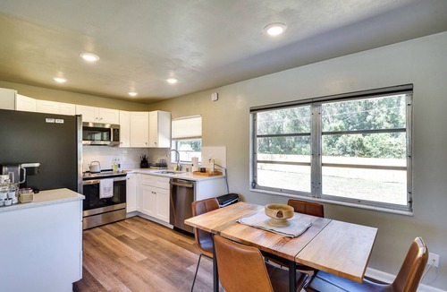 DeLand Cottage | Vibrant Deland House Near Stetson University!