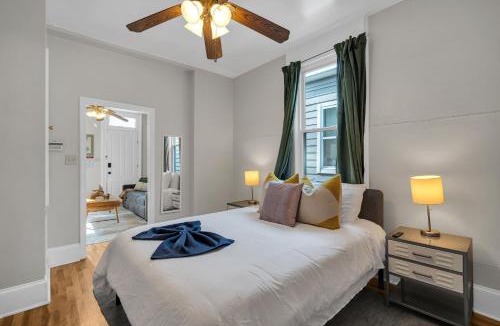 Tulane - Gravier House | Victorian duplex near Superdome & Quarter