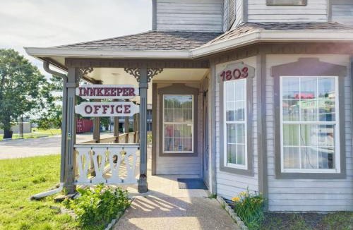 Athens Hotel | Victorian Inn Athens TX