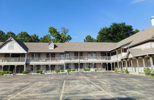 Athens Hotel | Victorian Inn Athens TX