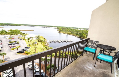 Sunnyside House | Views for miles Pinnacle Port Heated pool Great Rates for October/November