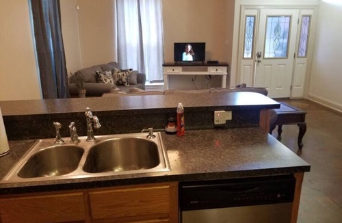 Pine Grove Apartment | Villa 8, spacious townhouse in Tickfaw, LA