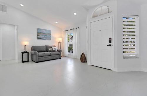Naples Villa | Villa Anna Retreat with Pool
