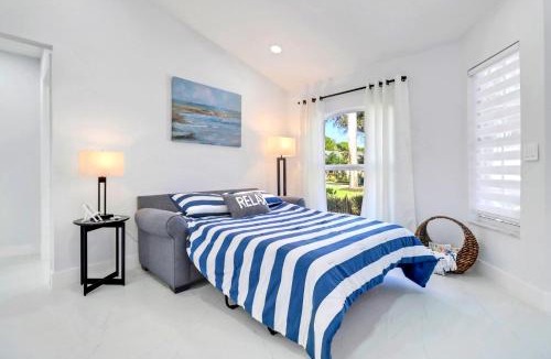 Naples Villa | Villa Anna Retreat with Pool