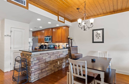 Dadeville Villa | Villa by the Lake, Villa by the Lake- 3BR Condo at The Village on Lake Martin!