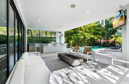 Beverly Heights Villa | Villa Celine