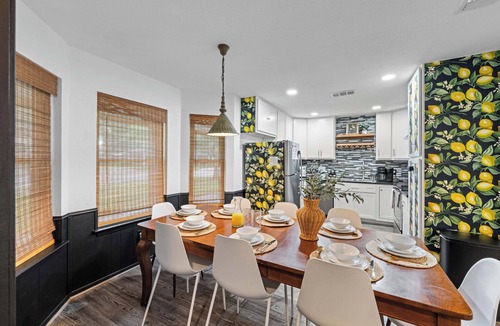 North Richland Hills House | Villa D’Oro, Minutes to FIFA World Cup Stadium, Pool, Spa,Arcade, Game Room