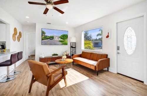 Riviera Beach House | Villa Riviera Beach -4Bdr Relaxing Retreat By Viac