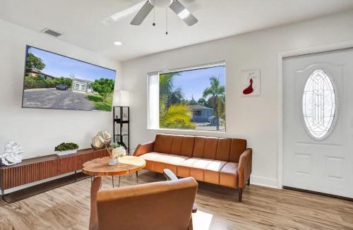 Riviera Beach House | Villa Riviera Beach -4Bdr Relaxing Retreat By Viac