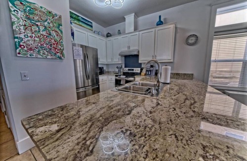 Hollywood Beach Condo | Villa Rosemary - Hot Tub, Shared Pool, Sleeps 14