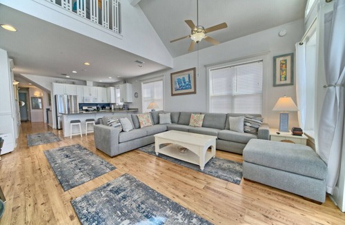 Fort Bay Condo | Villa Rosemary - Shared Pool & Tennis, Sleeps 18!