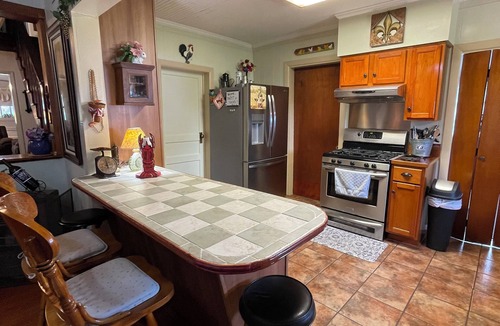 Houma House | Vintage Home/Spacious Grounds - "mini-fest" area - 3 to 30 nights + 5 STAR -