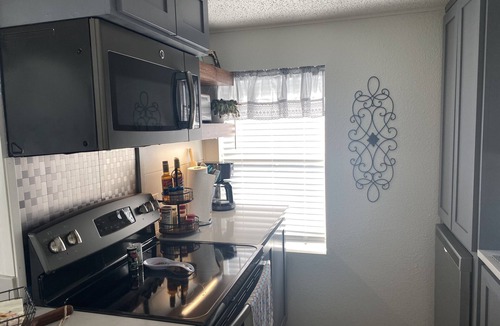 Hot Springs Cottage | Vintage Lake Front Cottage, thoughtful updates, cleaned and cared for by owner