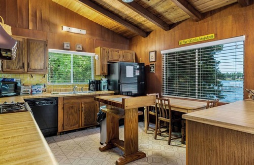 Jasper House | Vintage Smith Lake Retreat!