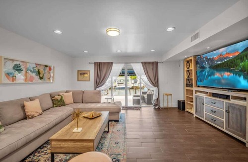 North Miami Condo | Vista Mar · Scenic 3BR Waterfront + Private Dock