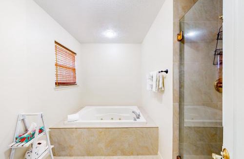 Thomas Drive House | Vivid Seabreeze