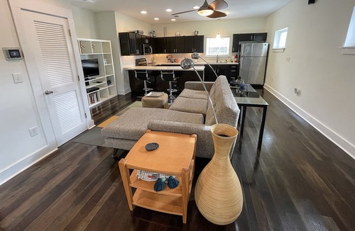 Sugarwood Beach House | Walk or Bike to Seaside!