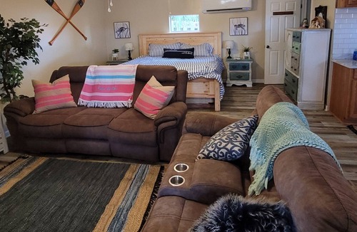Panama City Cottage | Walk through History of the orginal settlers of GWALTNEY Cottage St. Andrews bay