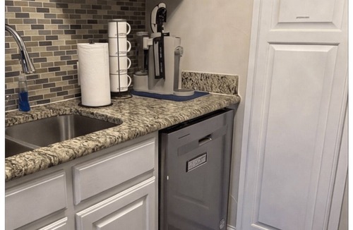 Arlington House | Walk to AT&T Stadium! Mins to Globe Life Park & Texas Live! King Bed - BBQ