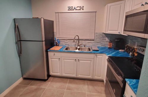 Englewood Apartment | WALK TO BEACH ACCESS! DOG FRIENDLY! UNIT 1D