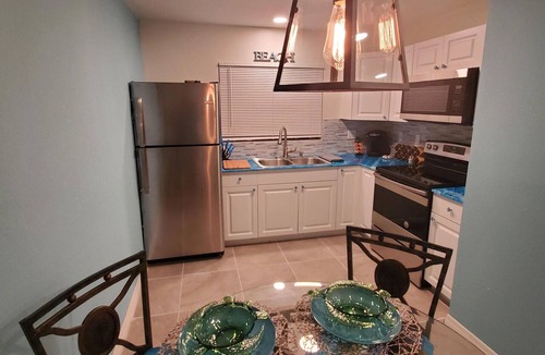 Englewood Apartment | WALK TO BEACH ACCESS! DOG FRIENDLY! UNIT 1D