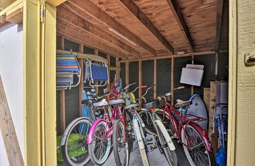 Cocoa Beach Cottage | Walk to Beach: Cocoa Beach House Near Dtwn!