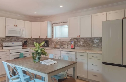 Smith's Memento House | Walk to Beach, Ocean Center & Main St | Garage | 60' Driveway. PETS OK!