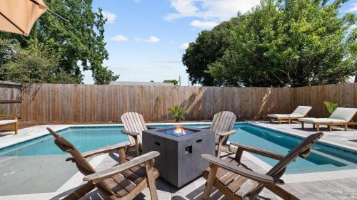 Riviera Beach House | Walk to Beach Private Pool Fire Pit Bonfires G By The Sea by AvantStay