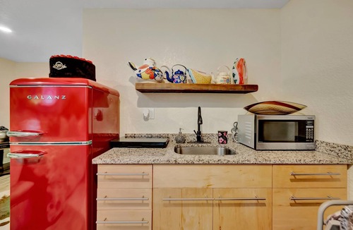 Spring Lake Apartment | Walk to College Park | Perfect for Remote Work!