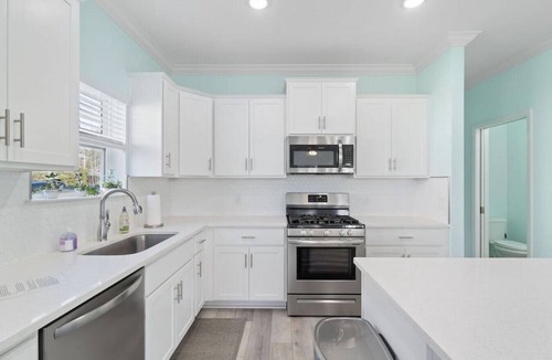 Downtown House | Walk to downtown + seafood market. *Bay views*