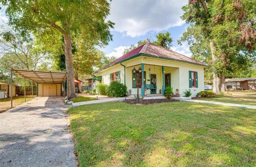Winnsboro House | Walk to Downtown: The Porch Swing Cottage