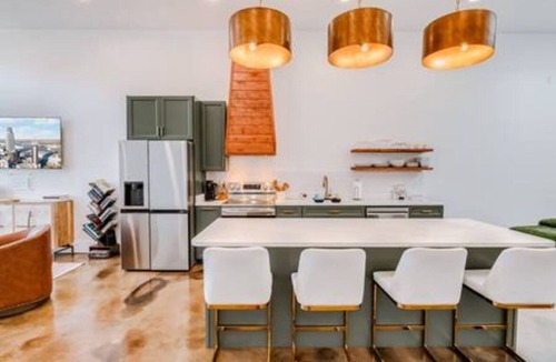Central Business District House | Walk to everything Downtown Mobile Pets Welcome