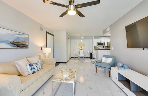 Indian Bayou Apartment | Walk to Golf Course & Beach: Modern Destin Condo