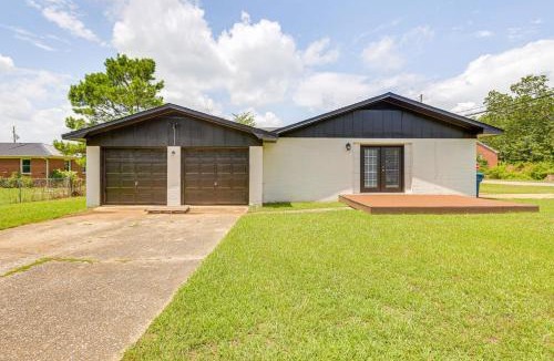 Jacksonville House | Walk to JSU! Family Getaway w/Yard