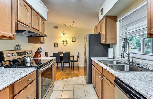 Auburndale House | Walk to Lake Ariana Park! Home w/Screened Porch
