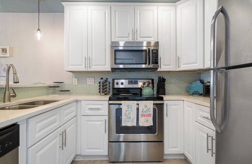 Navarre Beach House | Walk to Navarre Beach - Stylish Coastal Retreat w/Beach Gear + Pet Friendly